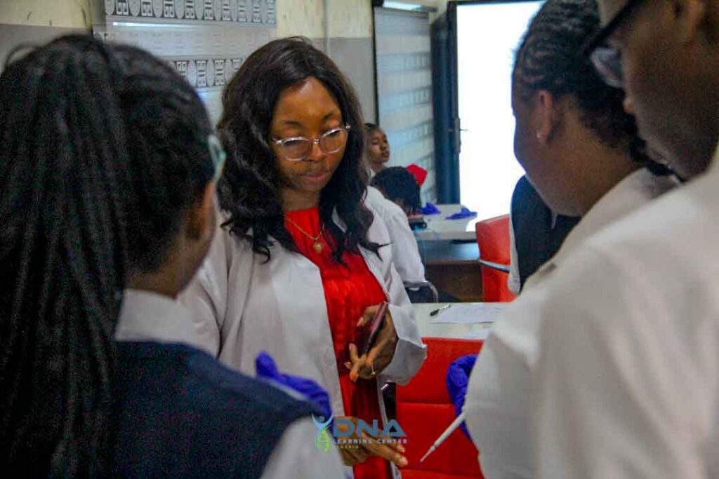 493239468_1016147987284310_6502960805639275487_n-1024x683 DNALC Nigeria in 2025: Raising the next generation STEM workforce through intensive hands-on research/laboratory experience